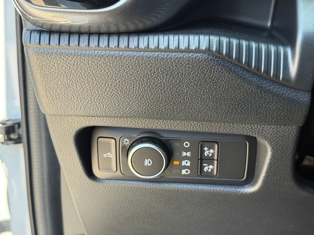New 2026 Avalanche Ford XLT image 13
