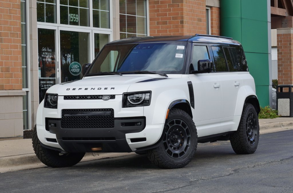 New 2026 Fuji White Land Rover OCTA image 1
