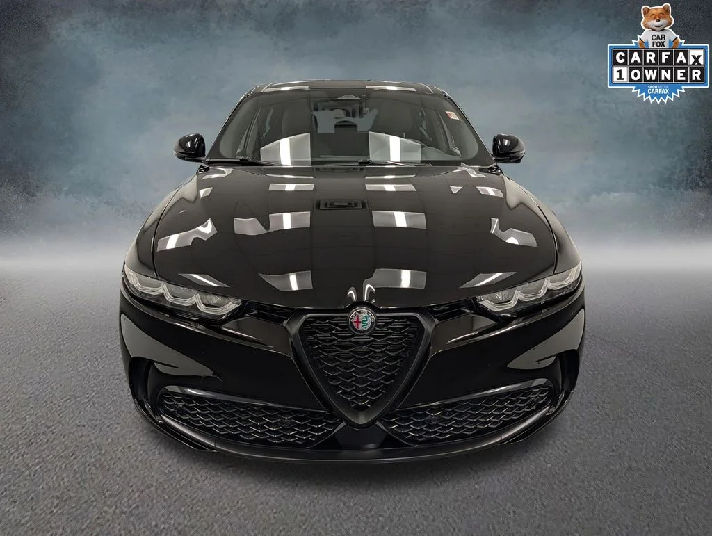 Used 2025 Black Alfa Romeo  image 2