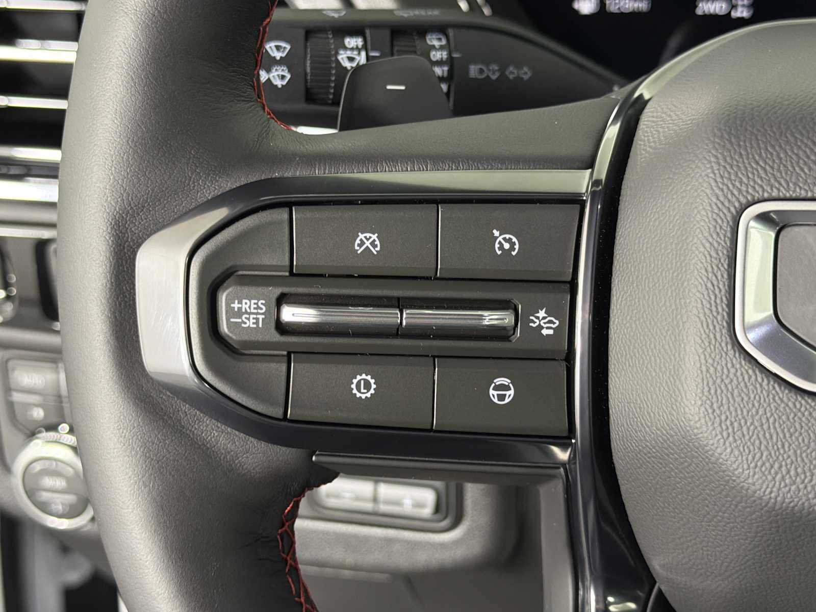 2026 GMC Yukon AT4 Ultimate - Photo 31