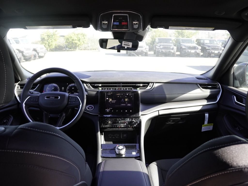 New 2026 Baltic Gray Metallic Clear-Coat Exterior Paint Jeep Laredo X image 25