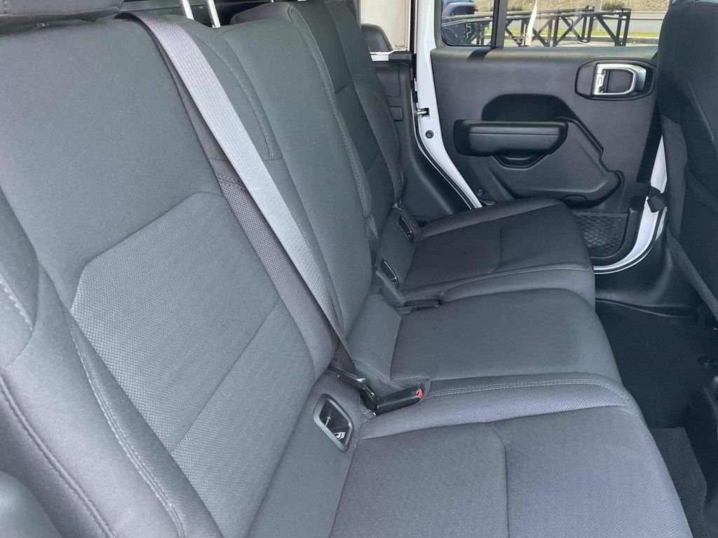 Used 2022 White Jeep Sport image 26