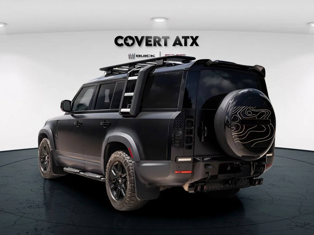 Used 2023  Land Rover SE image 6