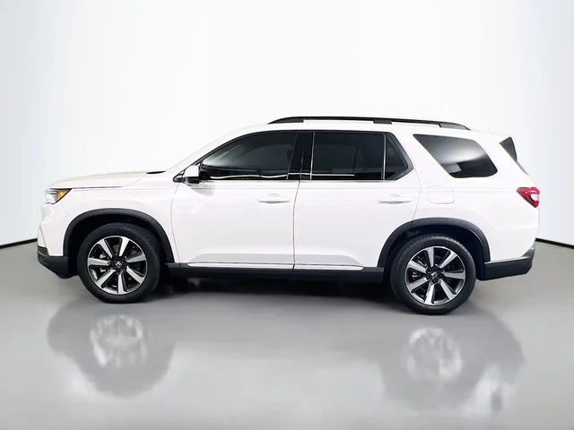 Certified Used 2025 Platinum White Pearl Honda 2WD Touring image 6