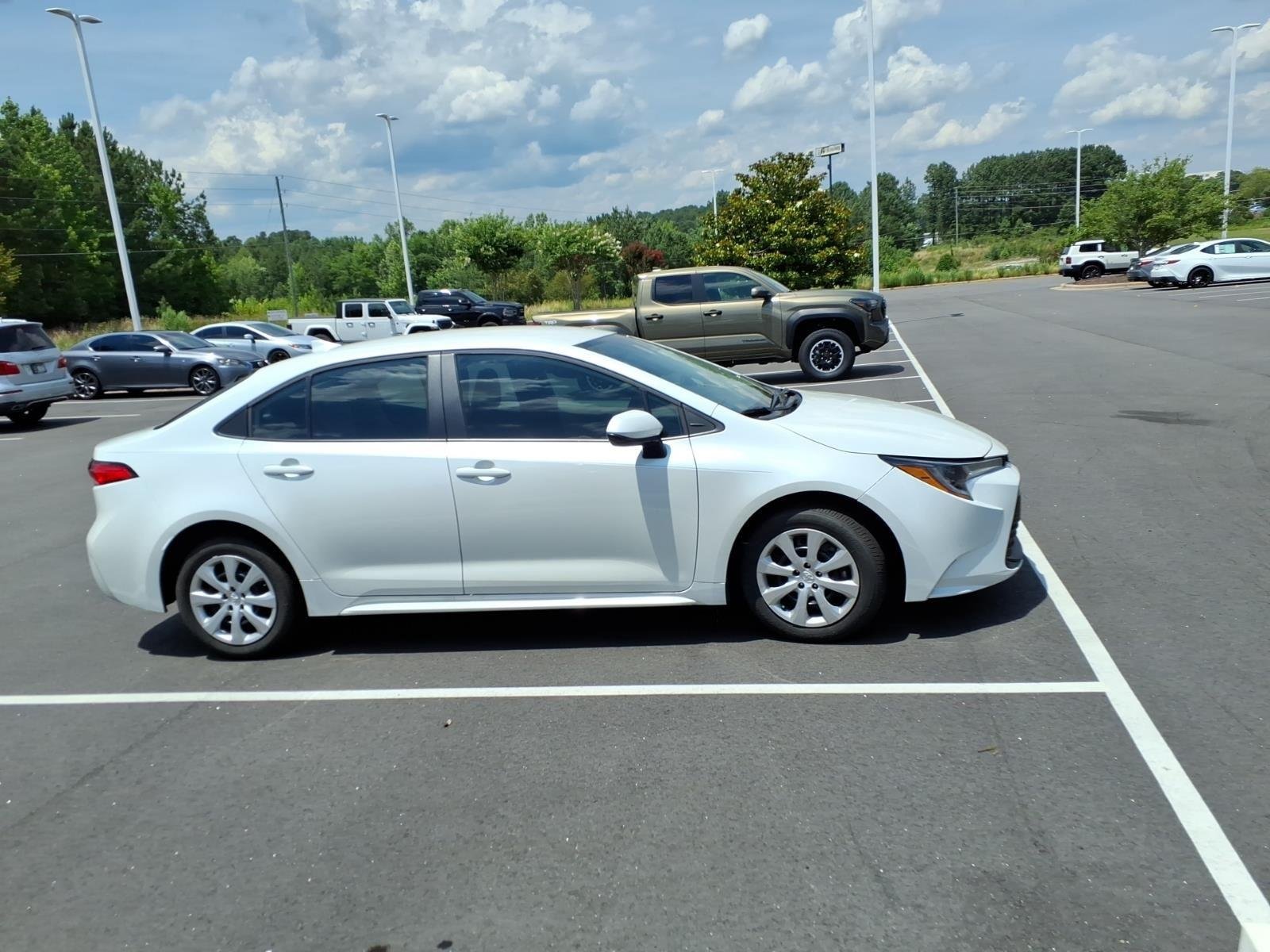 Used 2026 Wind Chill Pearl Toyota LE image 2
