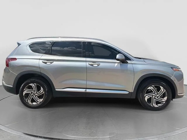 Used 2022 Silver Hyundai SEL image 2