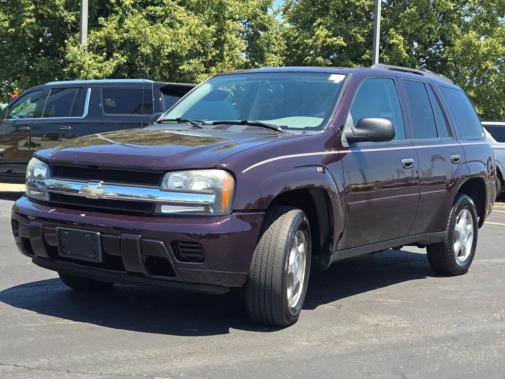 Used 2008 Red Chevrolet LS image 5