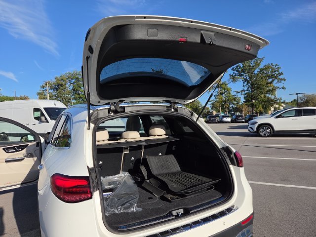 Certified Used 2023 White Mercedes-Benz GLC 300 image 27