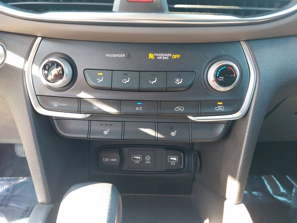 Used 2020 Silver Hyundai SEL image 24