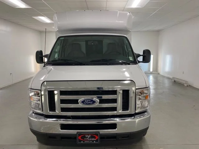 New 2025 Oxford White Ford E-350 SRW image 25