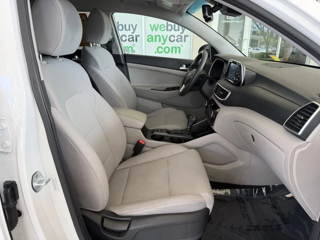 Used 2019 White Hyundai Value image 22