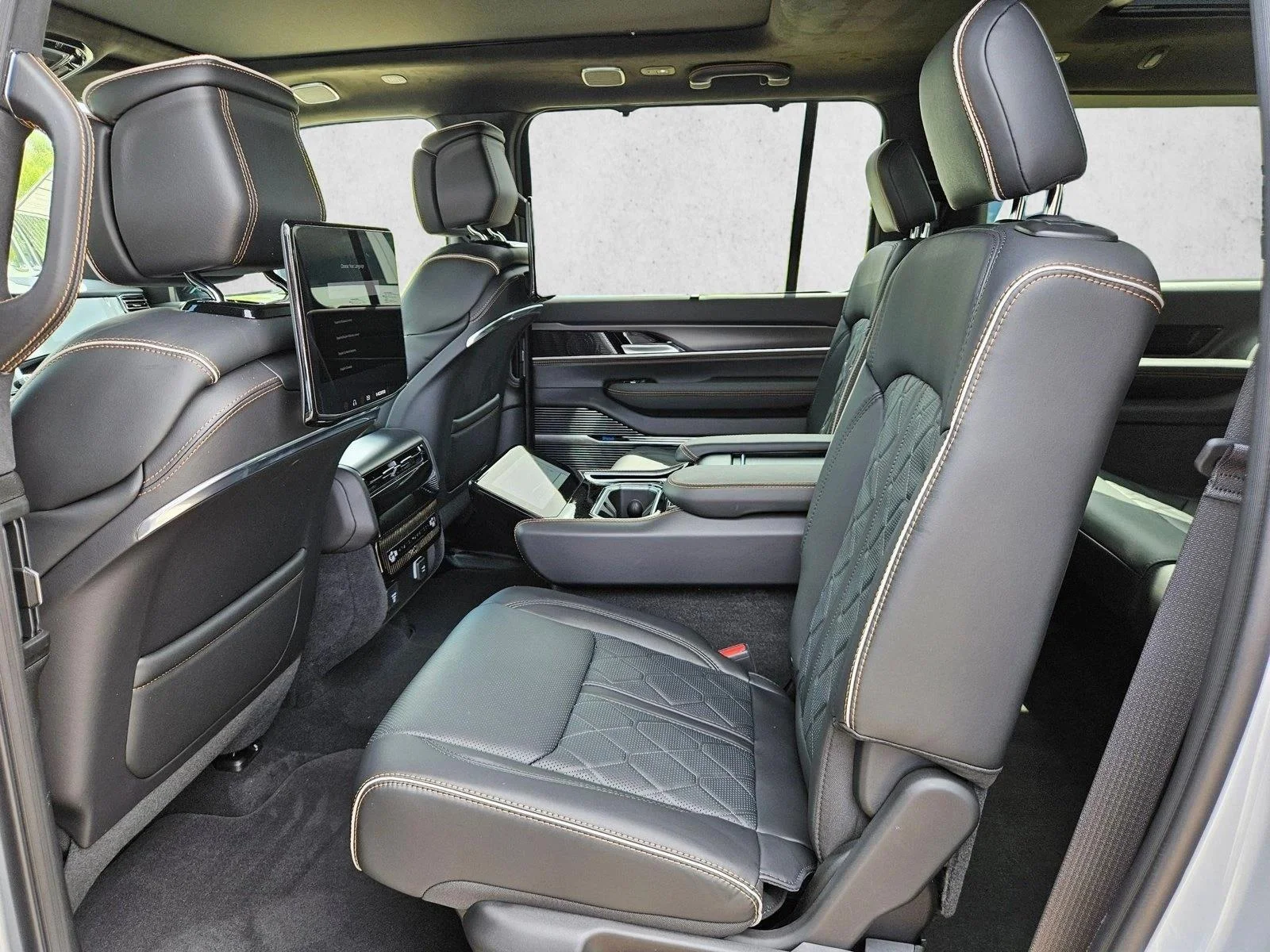 New 2026 Silver Zynith Jeep Summit Reserve image 12
