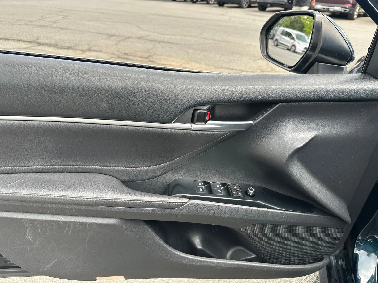 Used 2018 Blue Toyota XLE image 22