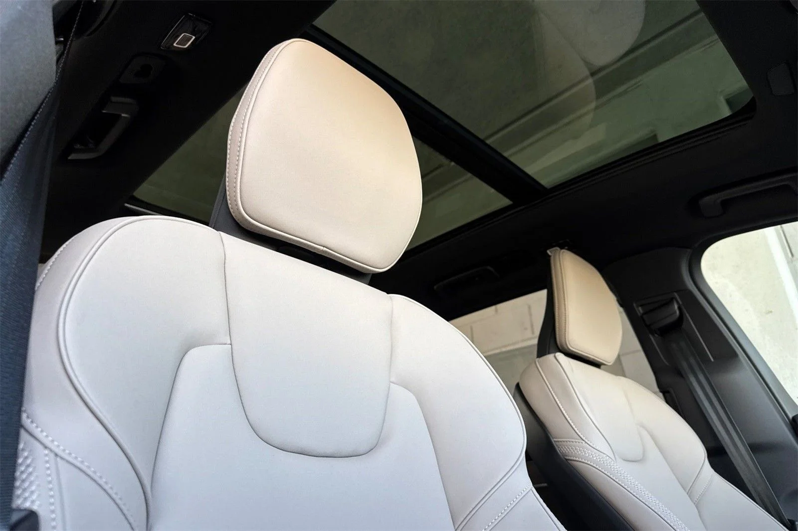 2026 Volvo XC90 Plus - Photo 19
