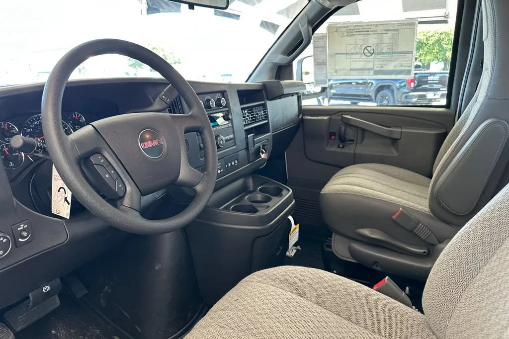 2025 GMC Savana Cargo Work Van - Photo 7