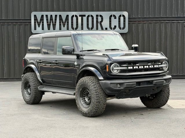 2025 Ford Bronco Outer Banks 4WD 4-door's photo