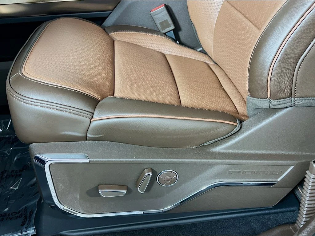 New 2026 Agate Black Metallic Ford King Ranch image 23