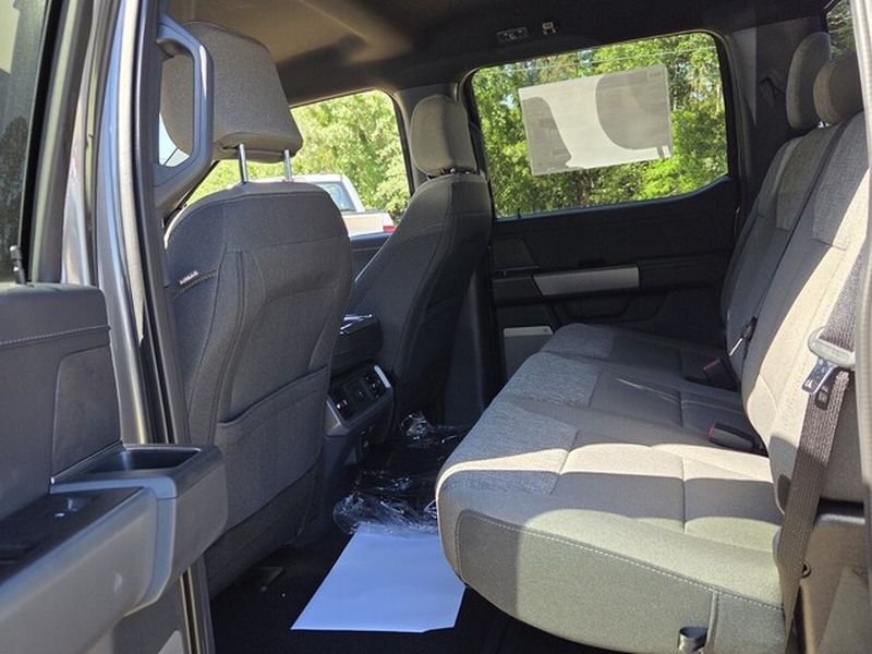 New 2026 Carbonized Gray Metallic Ford XLT image 7
