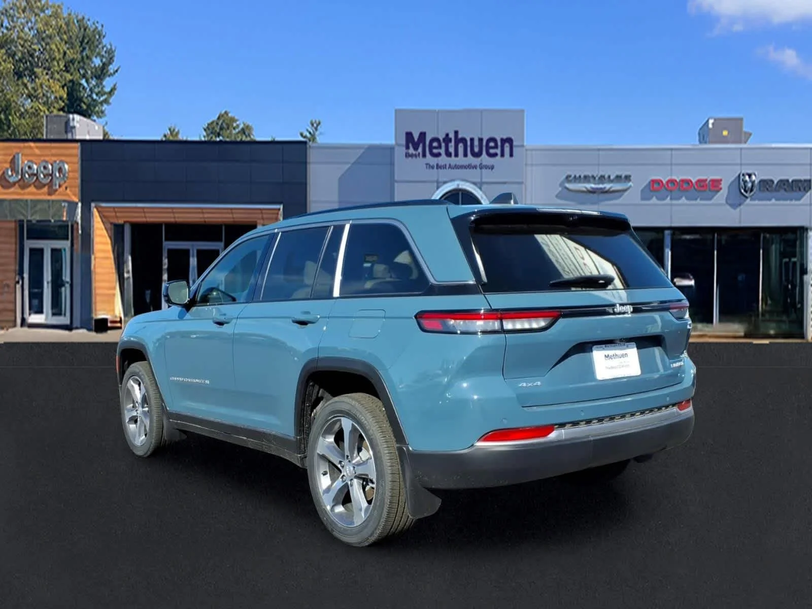 New 2026 Steel Blue Exterior Paint Jeep Limited image 4