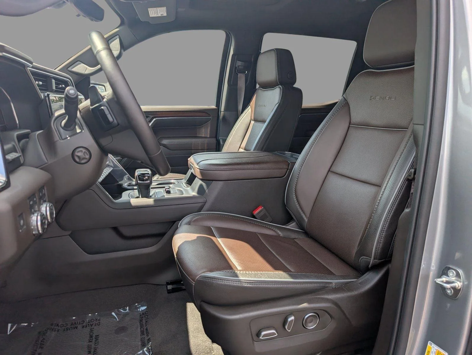 Used 2024 Sterling Metallic GMC Denali image 5