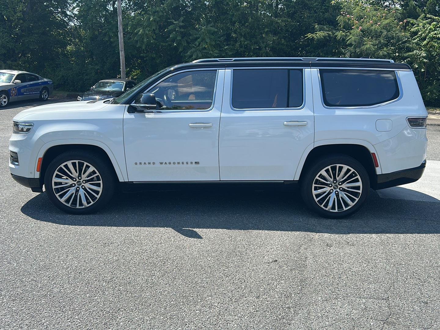 Used 2023 Bright White Clearcoat Jeep Series III image 2