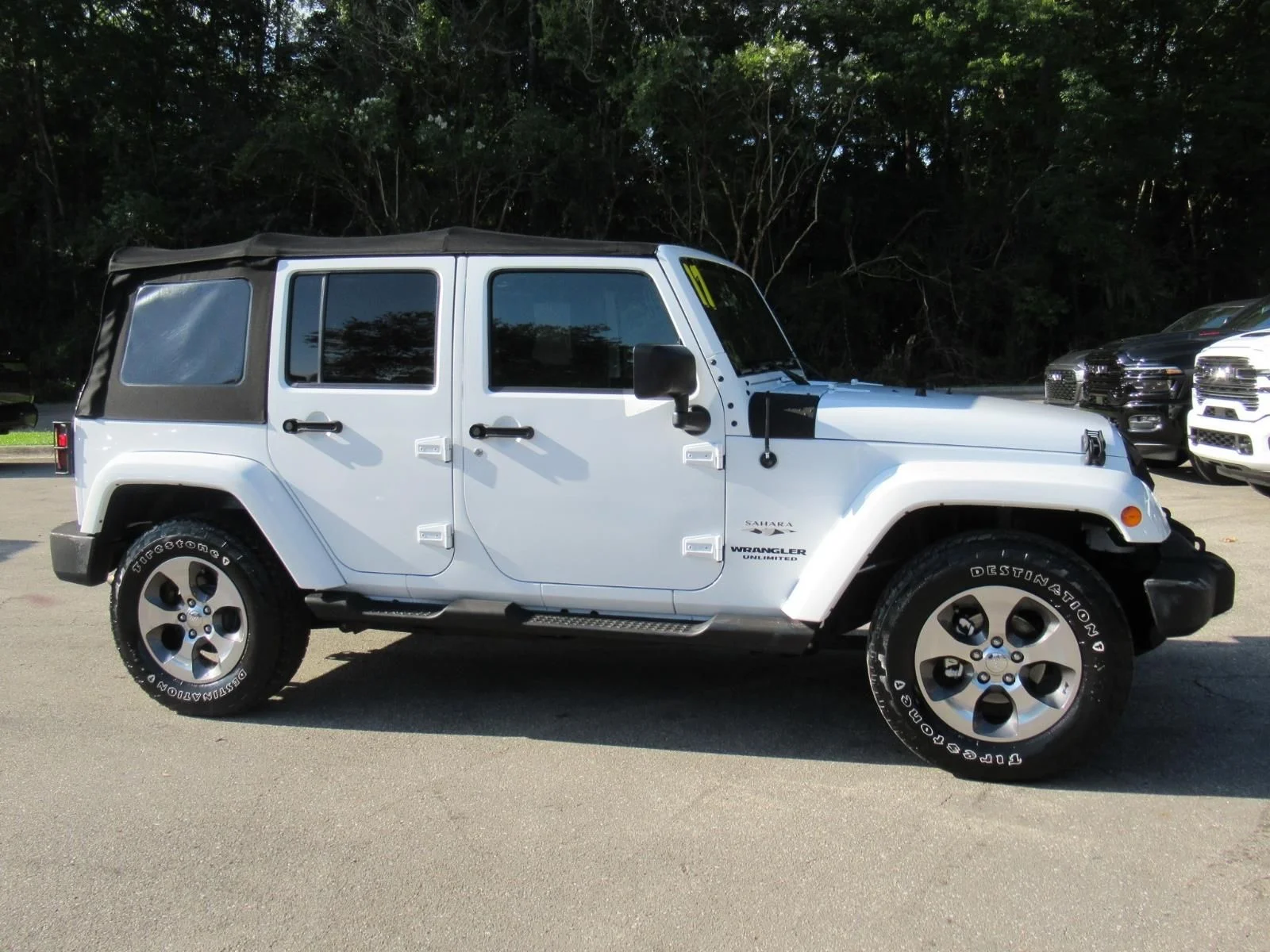 Used 2017 White Jeep Unlimited Sahara image 2