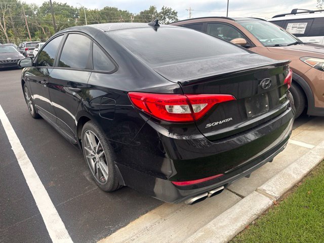 Used 2015 Black Hyundai Sport 2.0T image 3