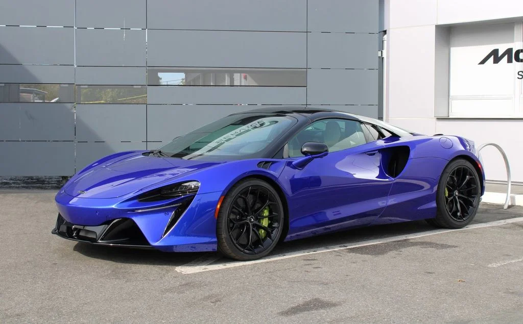 Certified Used 2025  McLaren Performance image 6