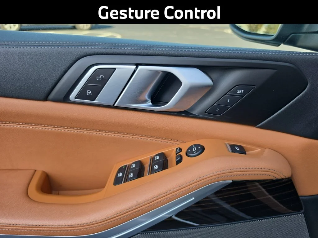 Used 2024 Black Sapphire Metallic BMW xDrive40i image 13