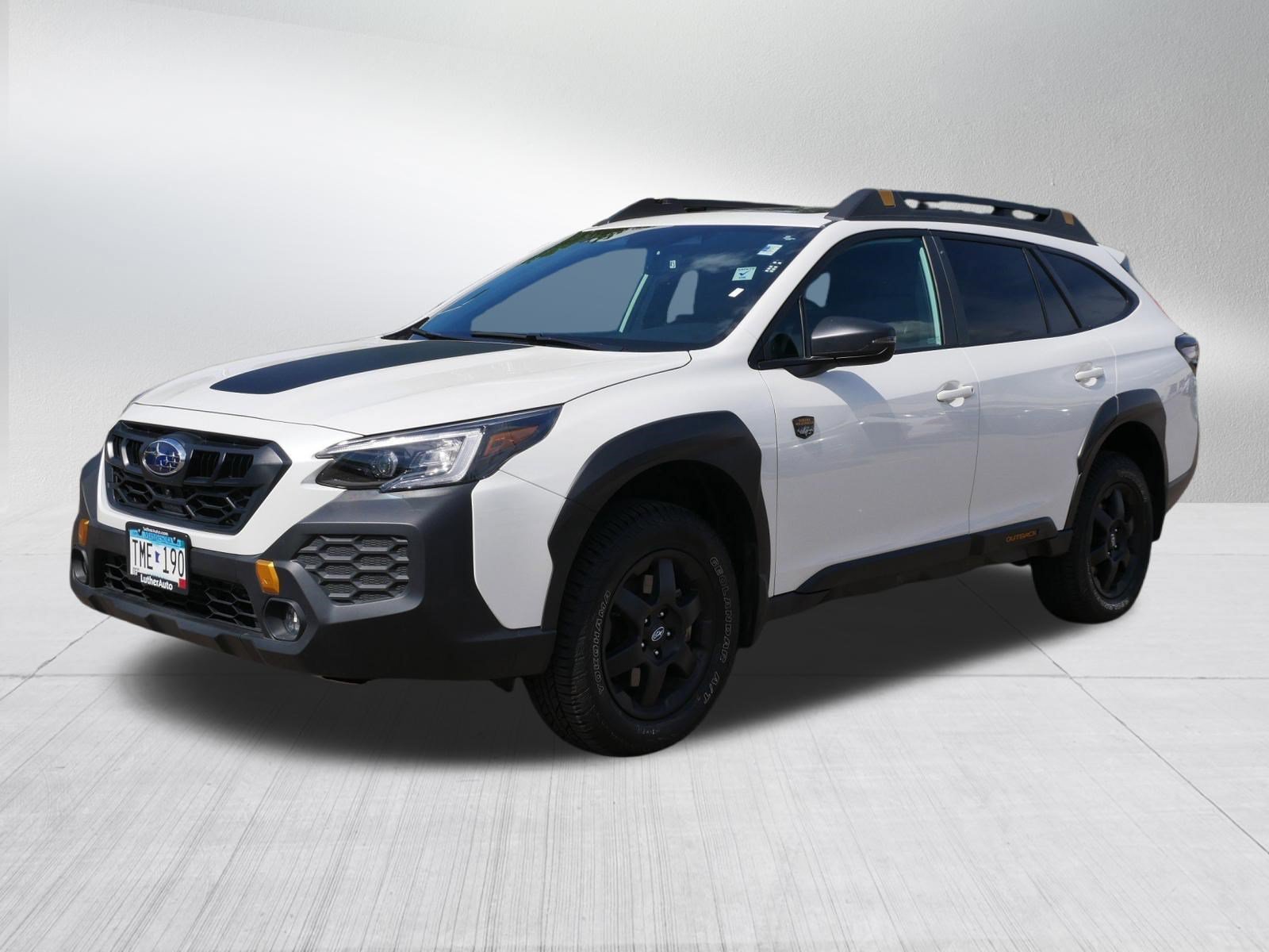 Certified Used 2025 Crystal White Pearl Subaru Wilderness image 3