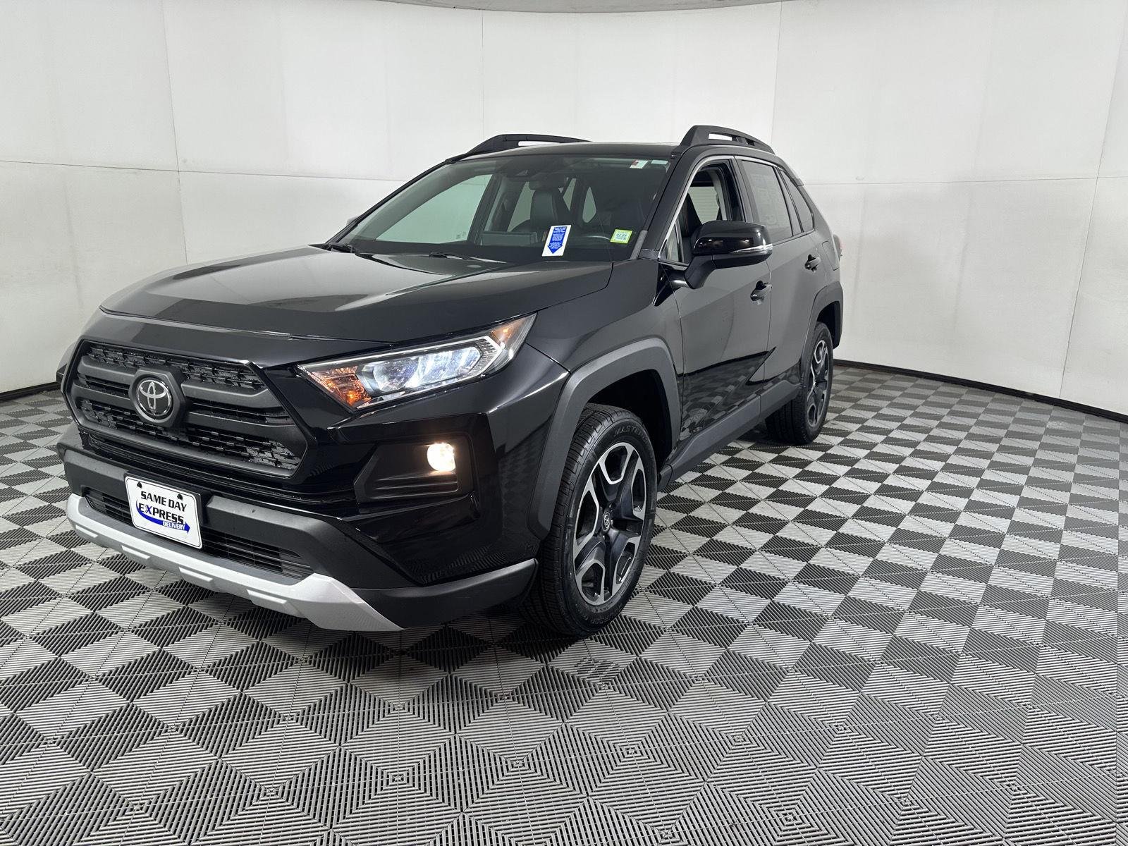 Used 2019 Midnight Black Metallic Toyota Adventure image 22