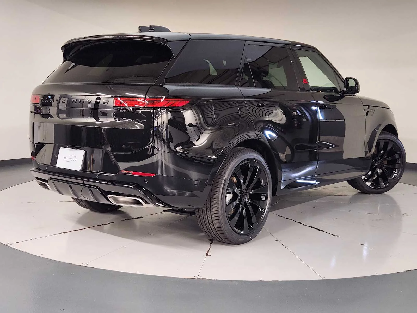 New 2026 Santorini Black Metallic Land Rover Dynamic SE - P400 image 4
