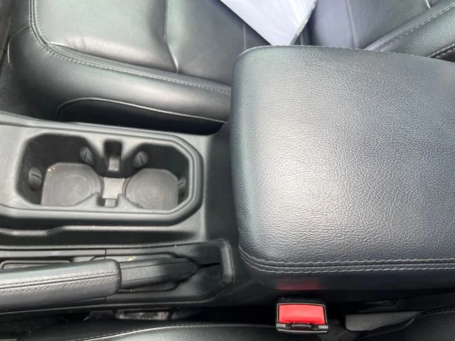 Used 2023 Black Jeep Altitude image 13