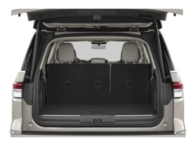 Used 2023 Black Lincoln Reserve image 11
