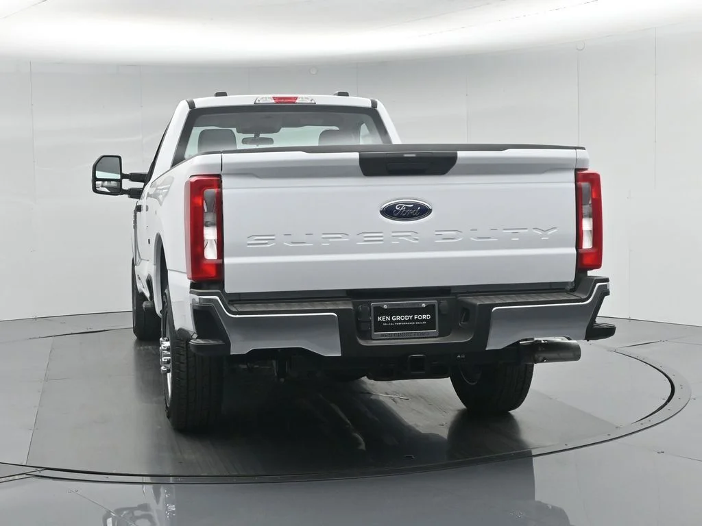 New 2026 Oxford White Ford XL image 23