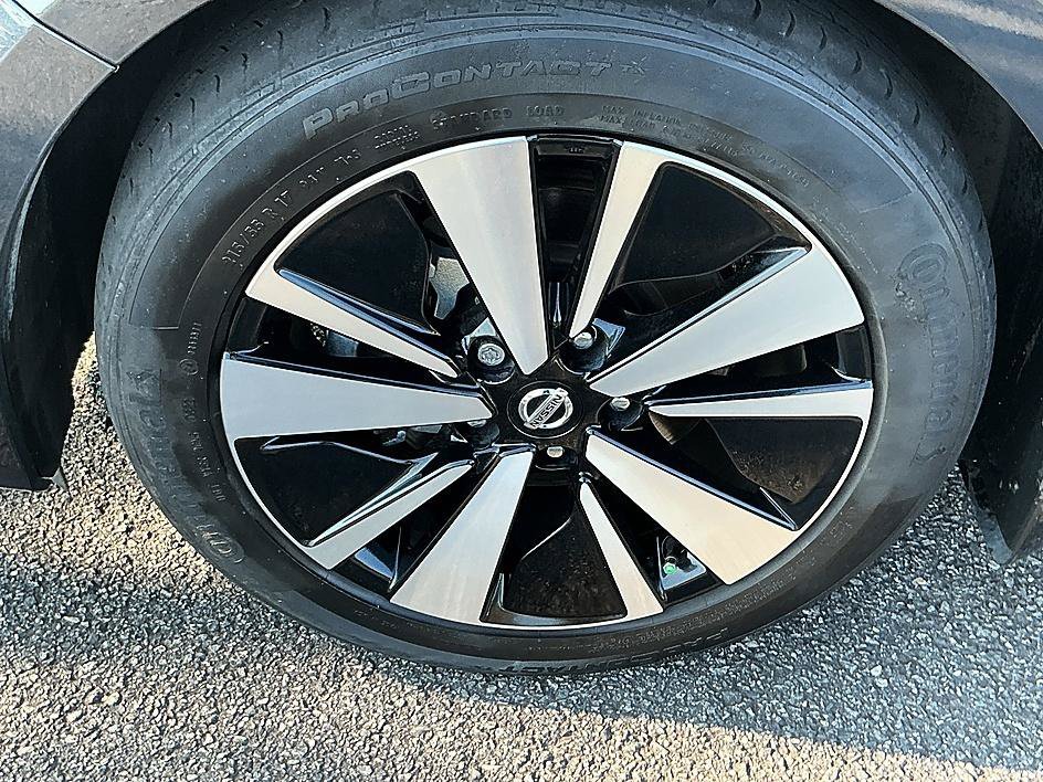 Used 2022 Storm Blue Metallic Nissan 2.5 SV image 7