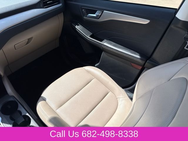 Used 2022 Red Ford SEL image 15
