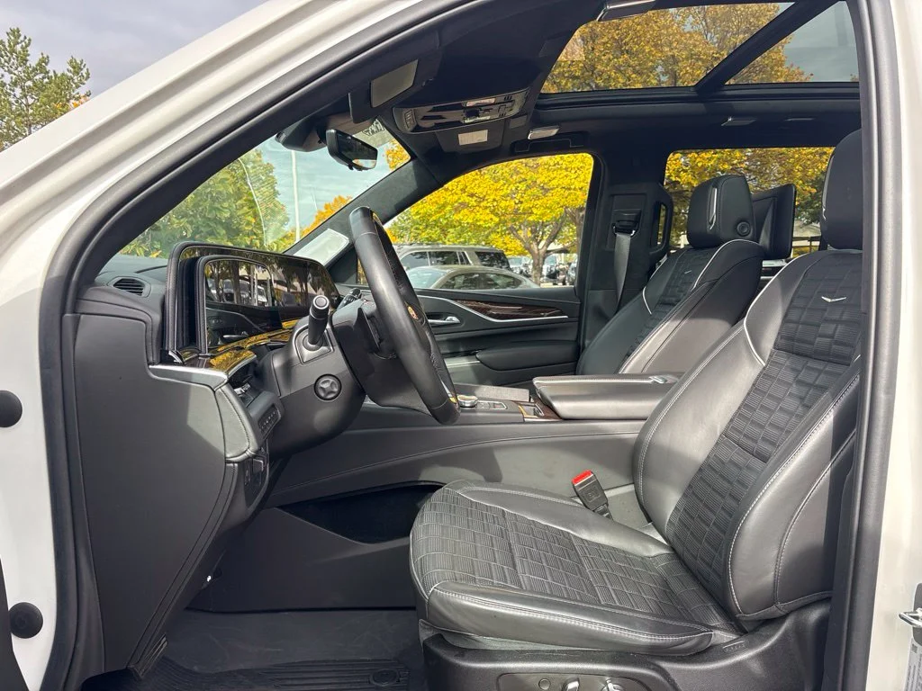 Used 2022 Crystal White Cadillac Sport Platinum image 10