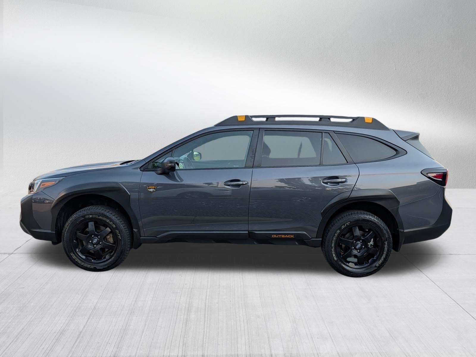 Used 2024 Magnetite Gray Metallic Subaru Wilderness image 4