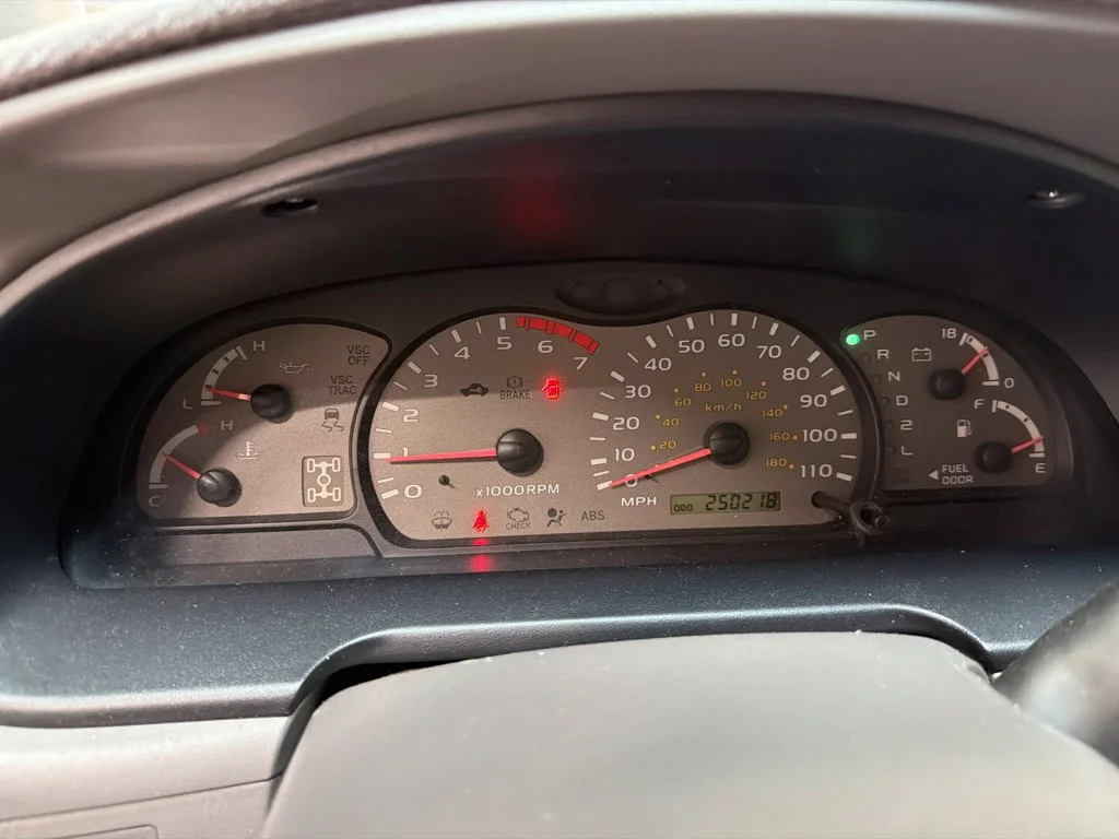 Used 2004 Silver Sky Metallic Toyota Limited image 43