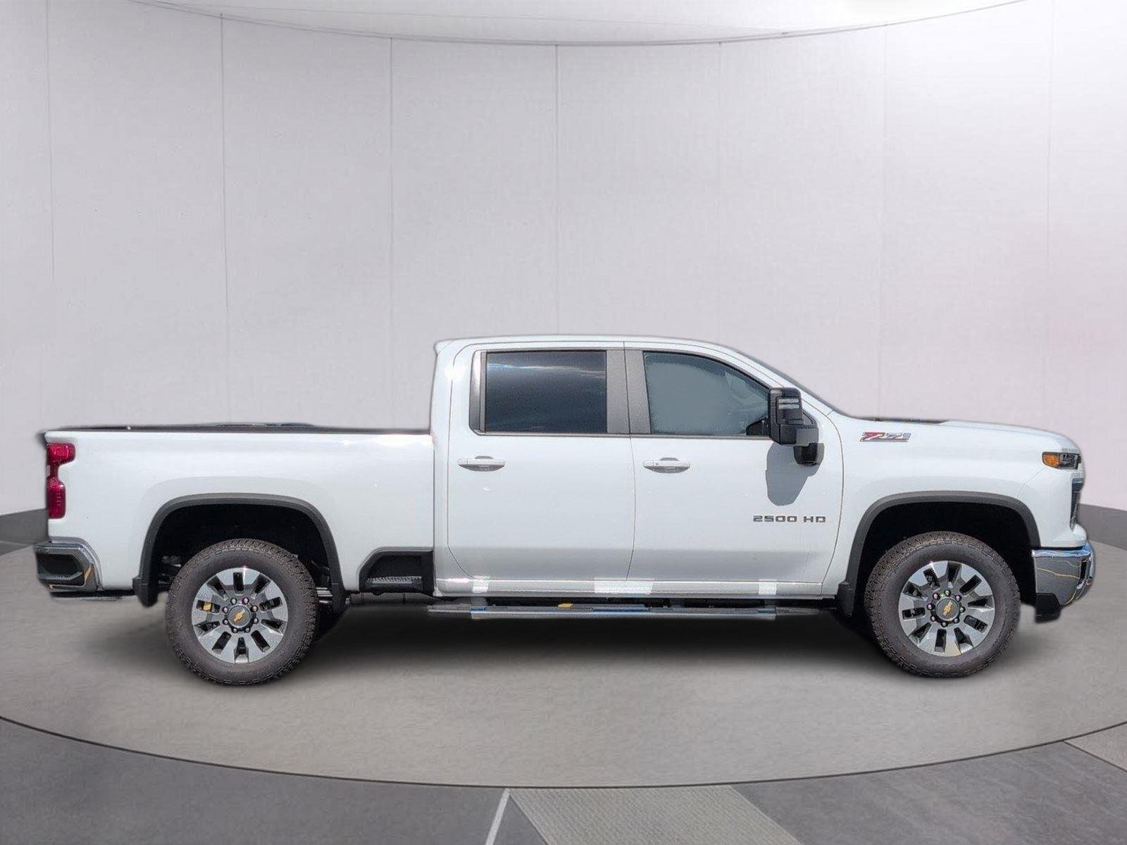 New 2026 Summit White Chevrolet LT image 15
