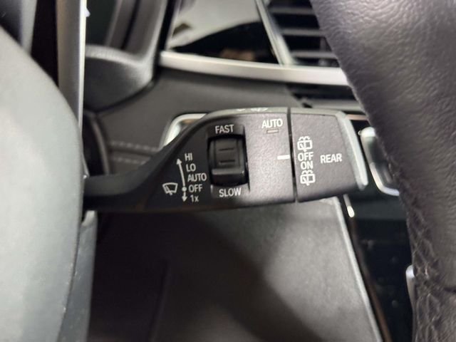 Used 2020 White BMW xDrive28i image 25