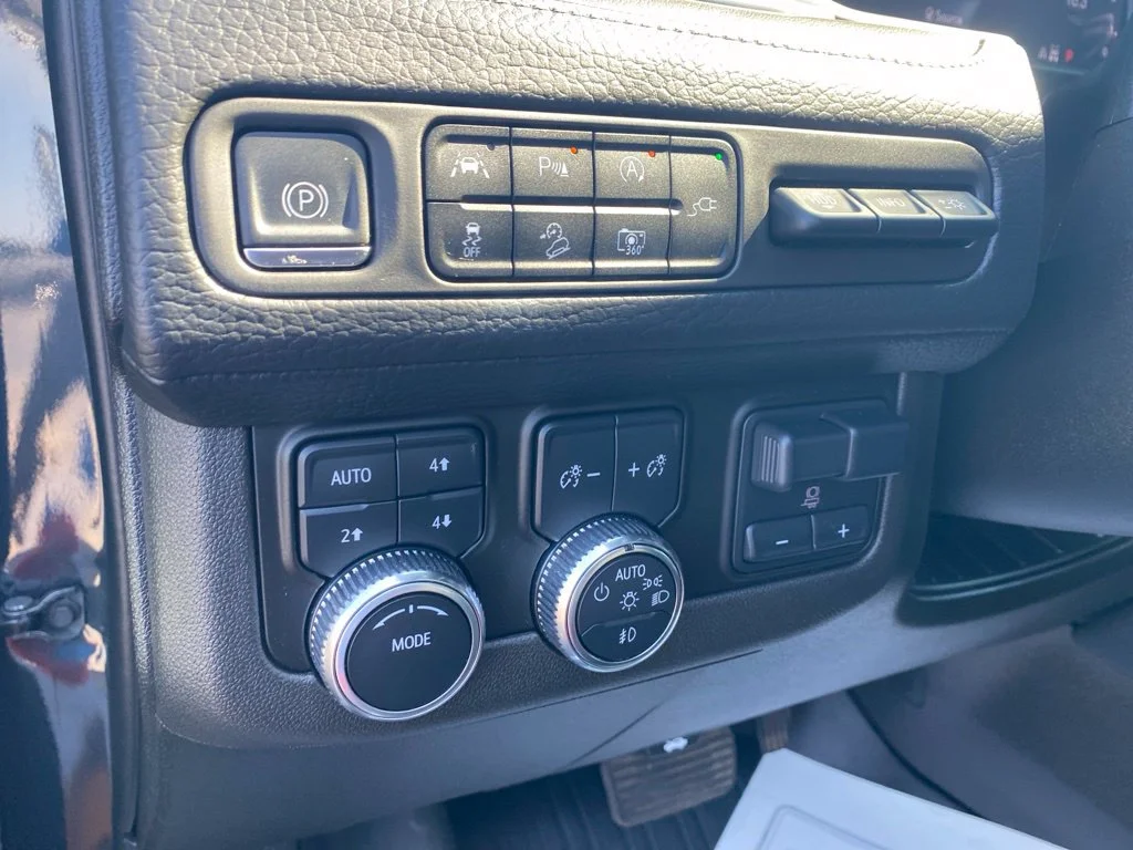 Used 2022 Hunter Metallic GMC Denali image 20