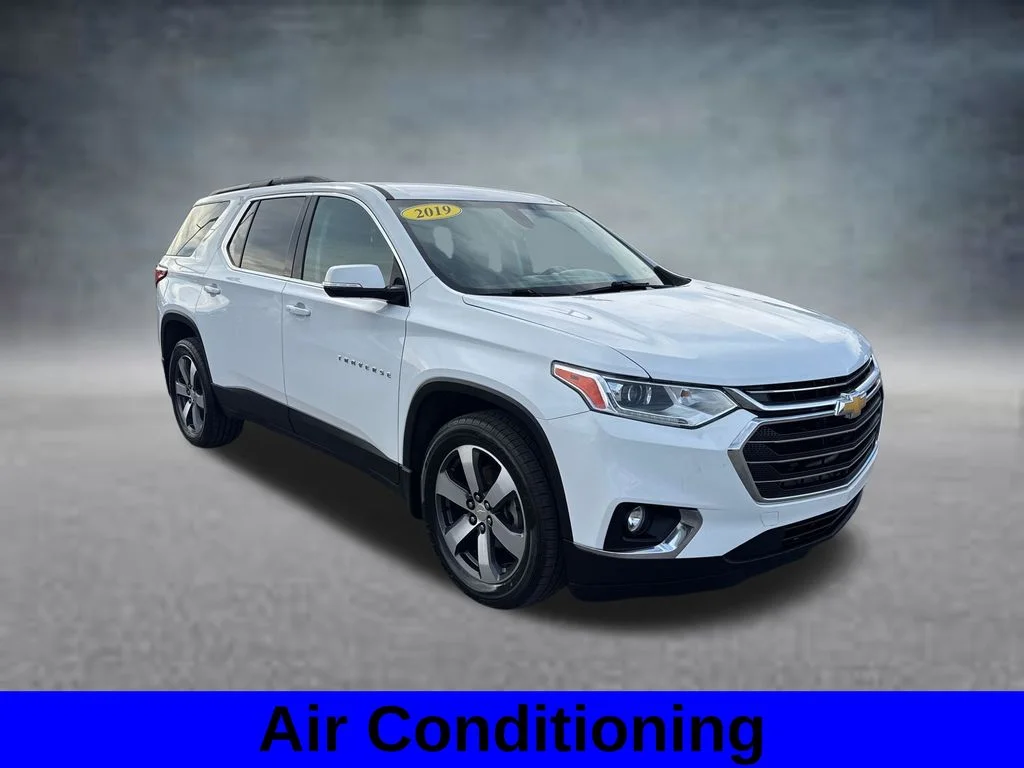 Used 2019 Summit White Chevrolet 3LT image 4