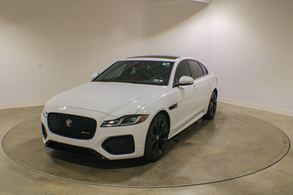 Used 2022 Fuji White Jaguar R-Dynamic SE image 1