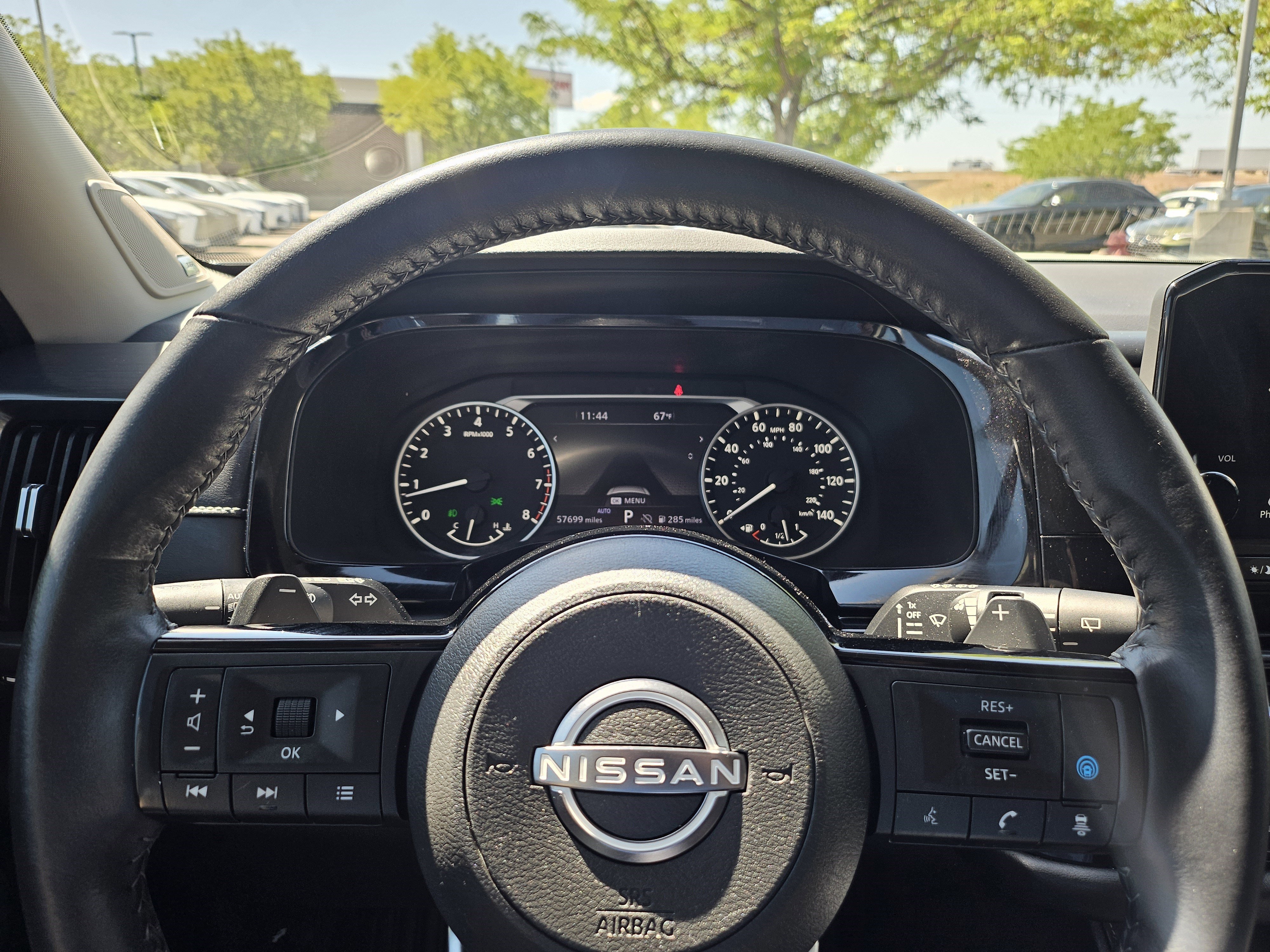 Used 2022 Pearl White Tricoat/Super Black Nissan SL image 11
