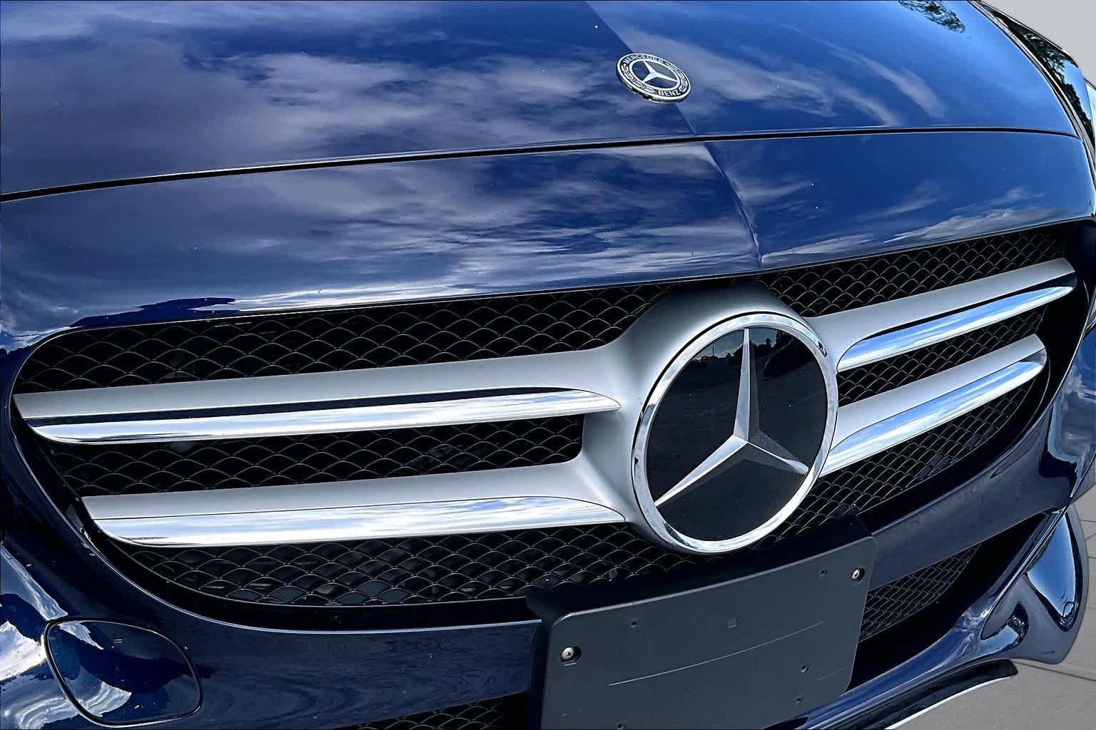 Used 2018 Lunar Blue Metallic Mercedes-Benz C 300 image 30