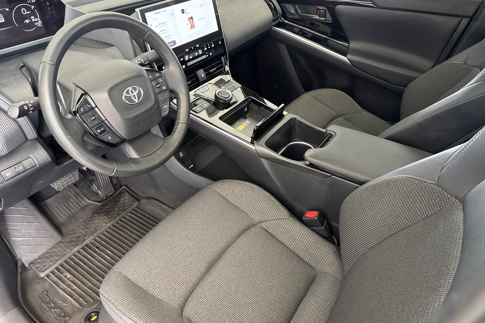 Used 2024 SILVER METALLIC Toyota XLE image 9