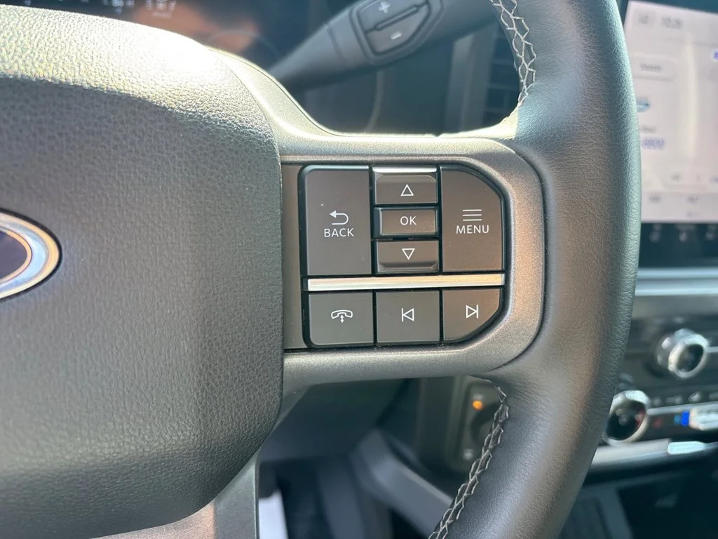 Used 2025 Red Ford Lariat image 31