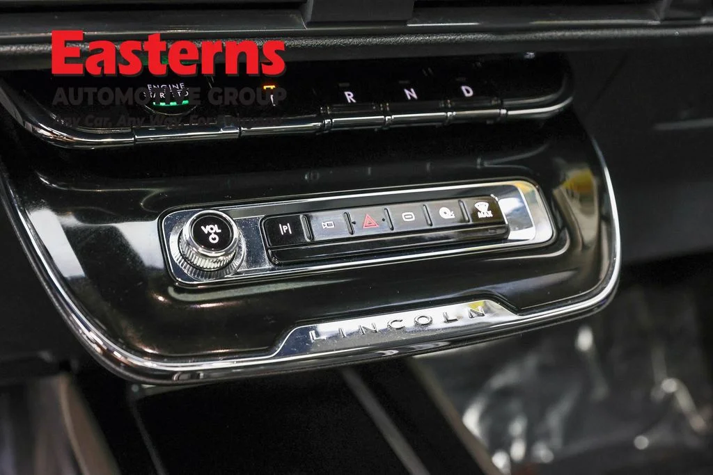 Used 2023 Gray Lincoln Grand Touring image 20